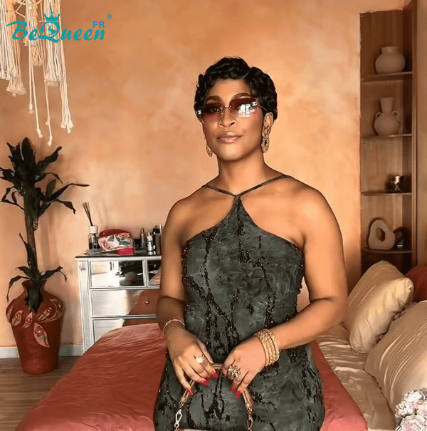 Bequeen Perücke „Chioma“ Pixie schwarz lockig klebstofffrei Tragebereit
